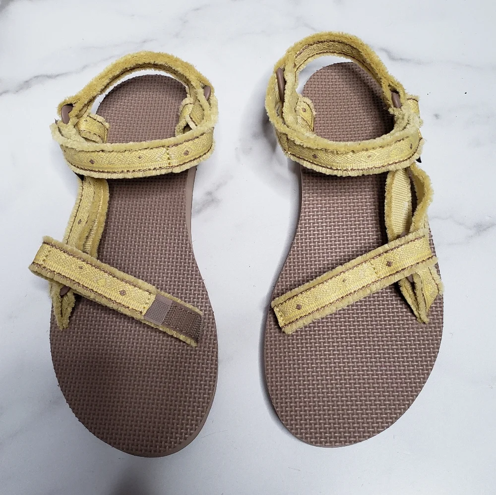 Teva Original Universal Maressa Sandals Size 10  Embroidered Fringe Boho - Picture 3 of 6